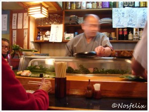 Sushi Restaurants in Ginza, Sushi Master making Sushi