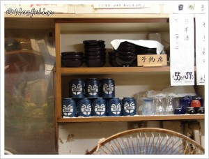 Sushi Restaurants in Tokyo | Kyowa; interior, tea cups and soup bowls