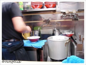 Japanese Restaurants in Tokyo Menmen Kamezo  food and service chef preparing bowl or  ramen soup
