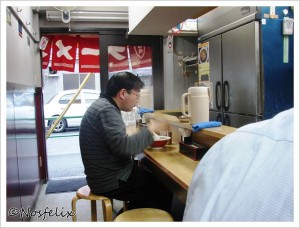 Japanese Restaurants in Tokyo Menmen Kamezo interior  customers eating ramen