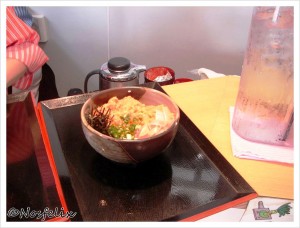 Japanese Restaurants in Tokyo Toto Don order and pay  ordered dish placed on serving tray